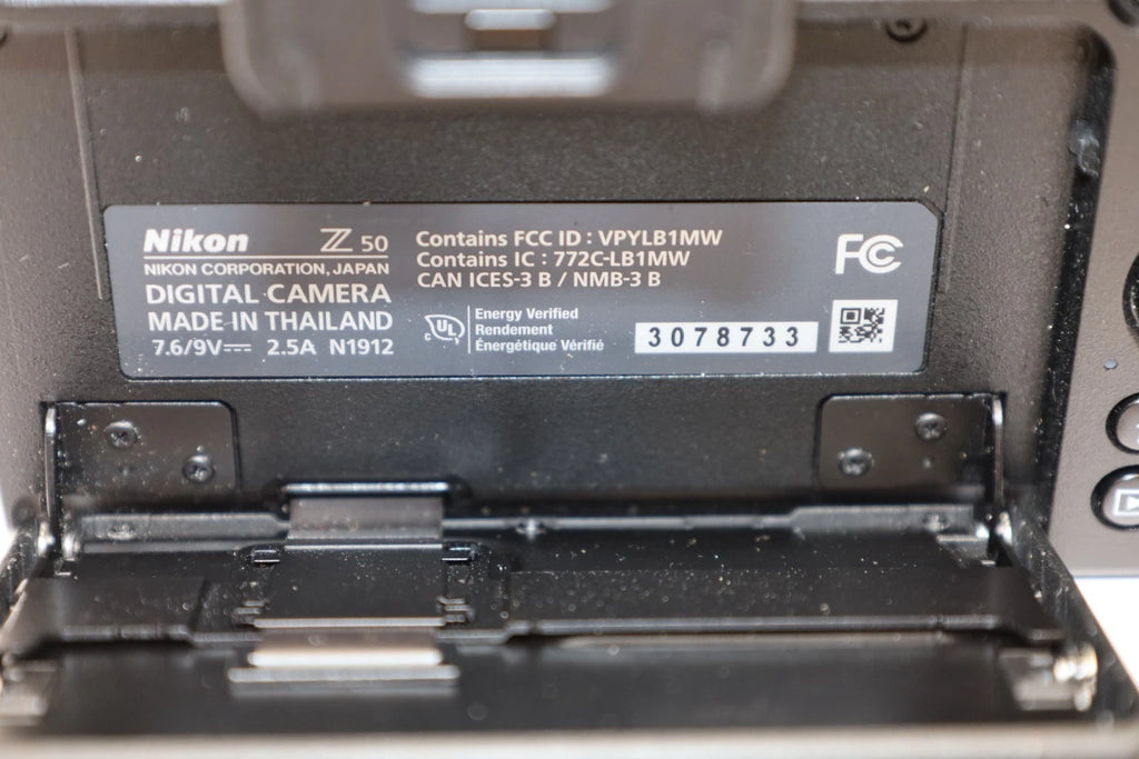 Nikon Z 50 con objetivo VR de 16-50 mm