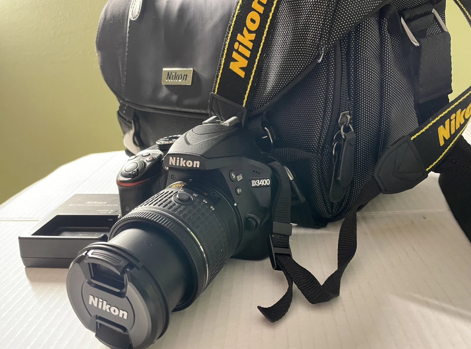 NIKON D3400