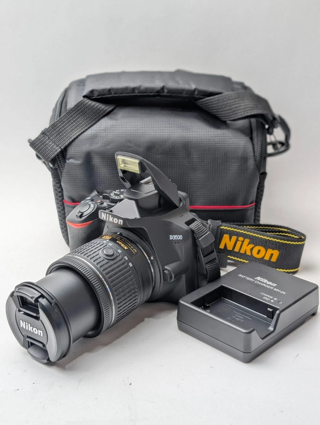 Nikon D3500 con lente VR de 18-55 mm
