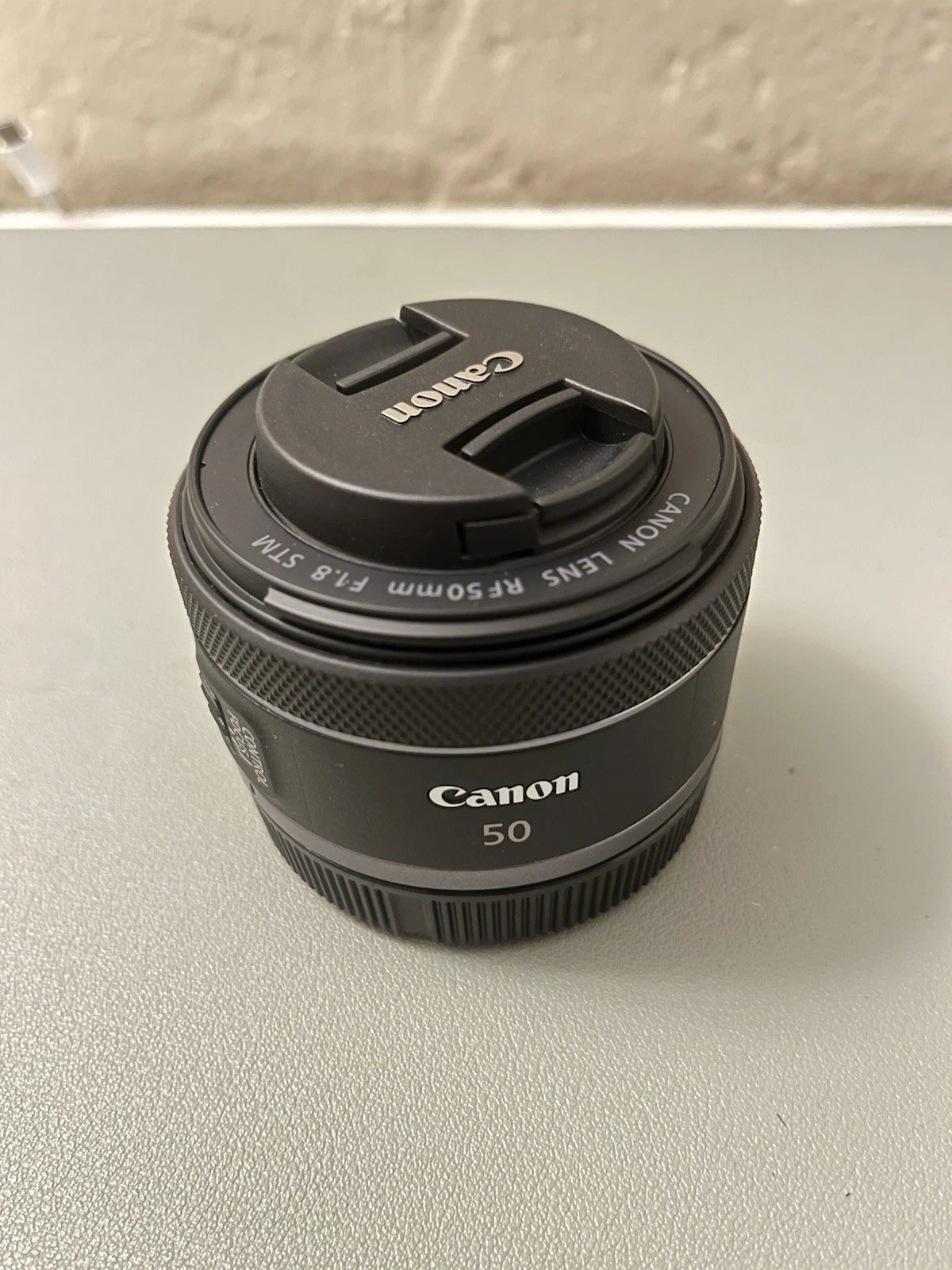 Lente Canon RF 50mm F1.8 STM