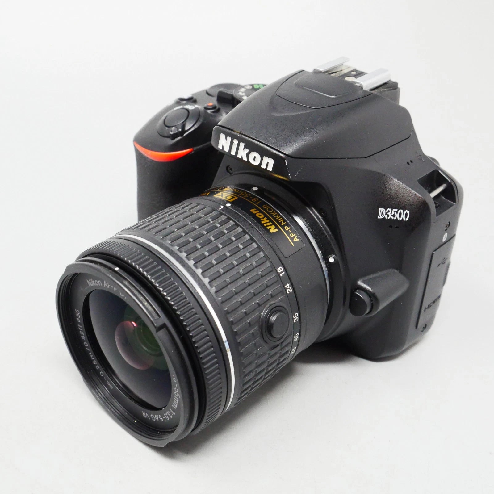 Nikon D3500 de 24,2 MP con kit de lente VR de 18-55 mm