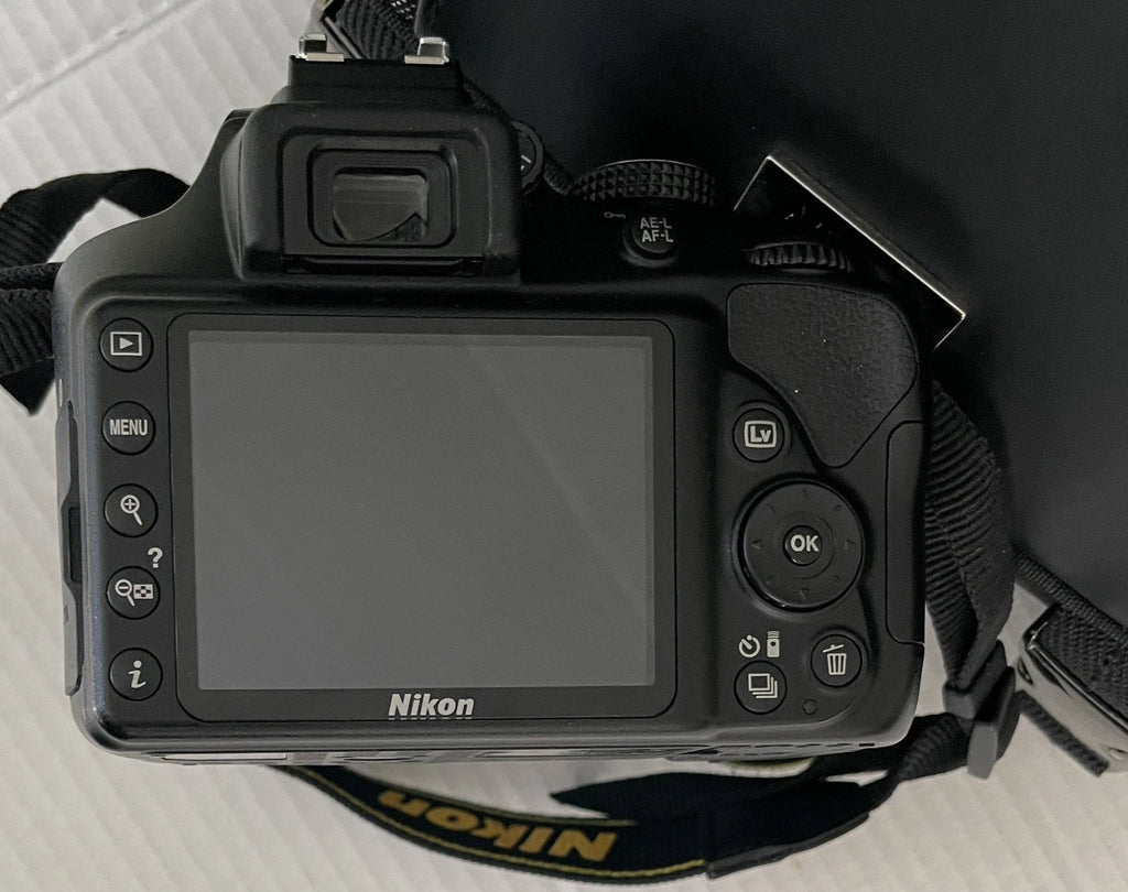NIKON D3400
