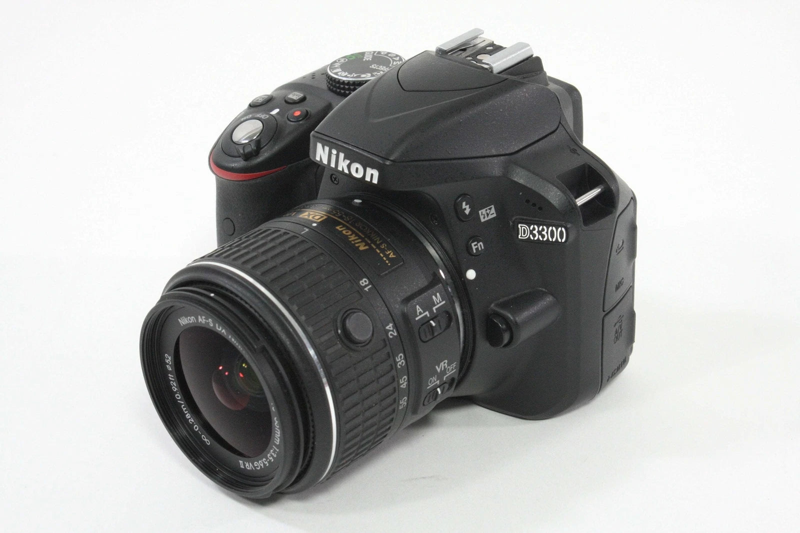 Nikon D3300 con lente 18–55 mm f/3.5–5.6 VR GII DX