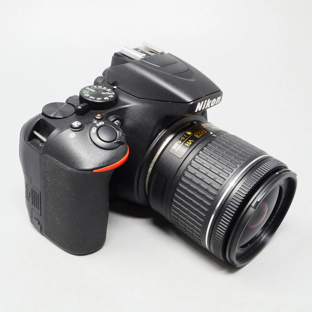 Nikon D3500 de 24,2 MP con kit de lente VR de 18-55 mm