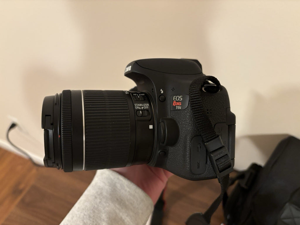 Canon EOS Rebel T6i con lente de 18-55 mm y accesorios. Kits completo.
