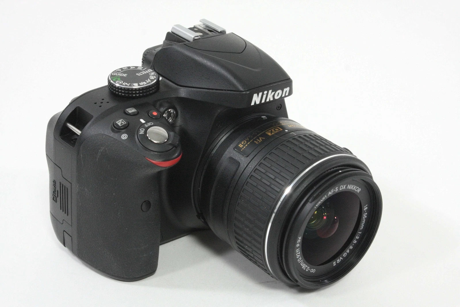 Nikon D3300 con lente 18–55 mm f/3.5–5.6 VR GII DX
