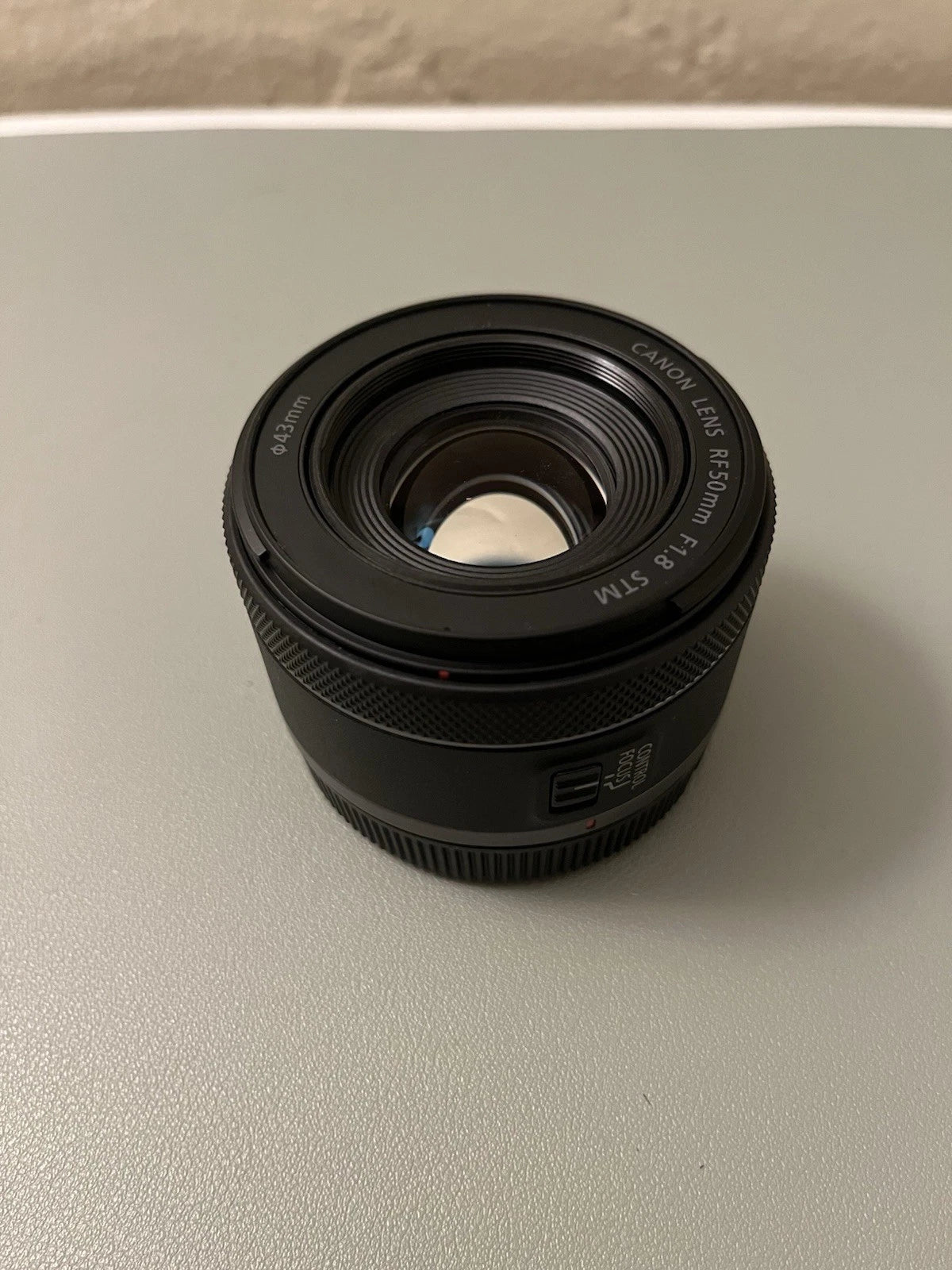 Lente Canon RF 50mm F1.8 STM