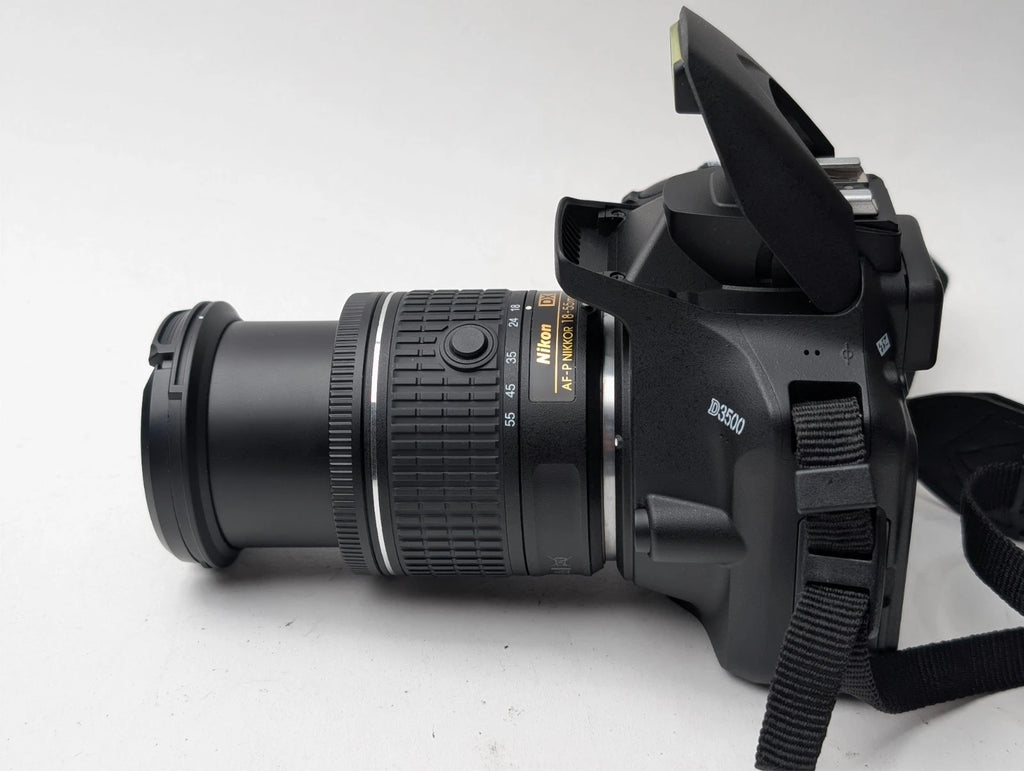 Nikon D3500 con lente VR de 18-55 mm