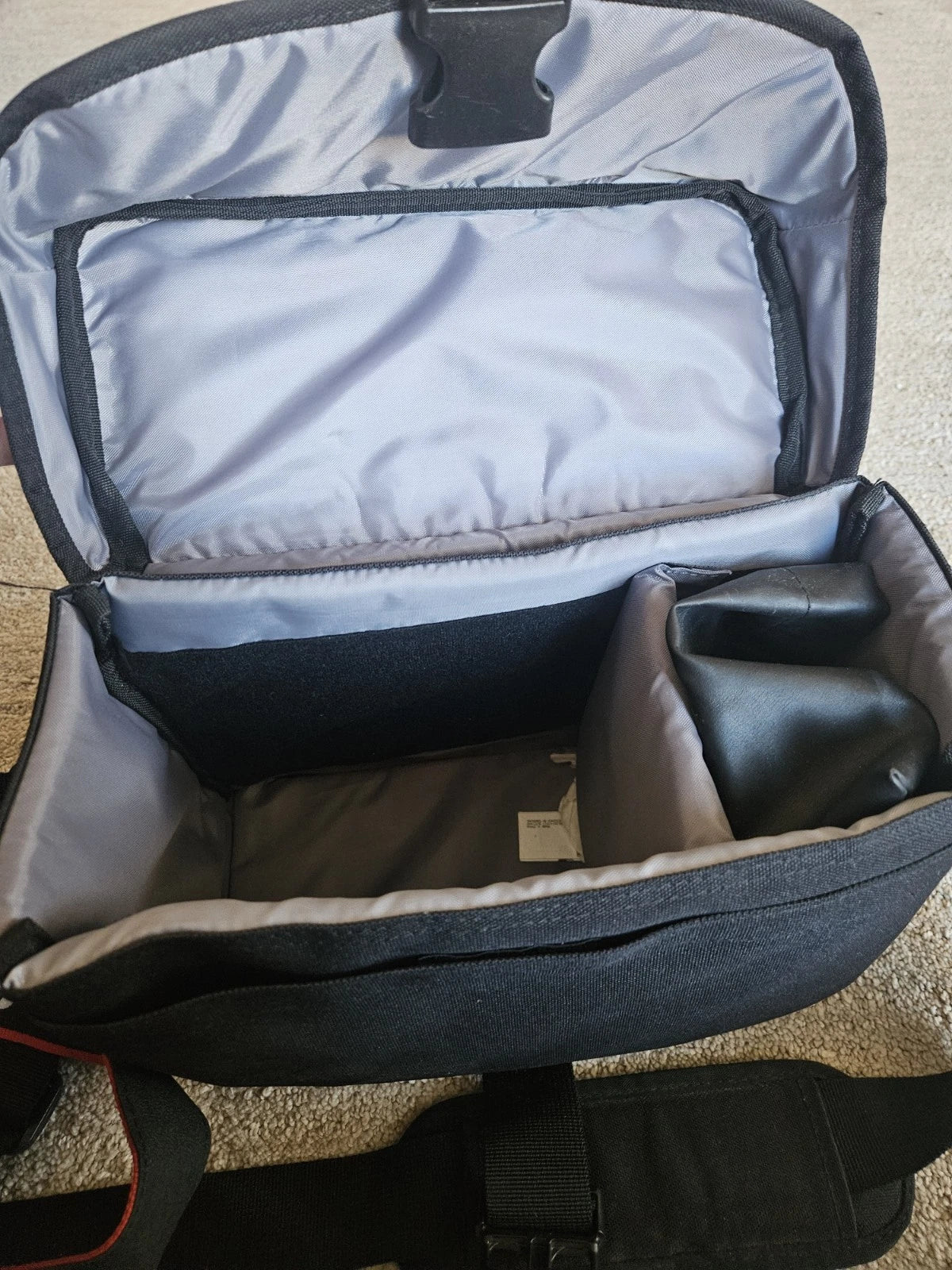 Cámara digital Canon EOS 70D (Wi-Fi) de 20.2 MP con lente 50mm, cargador y bolso original.