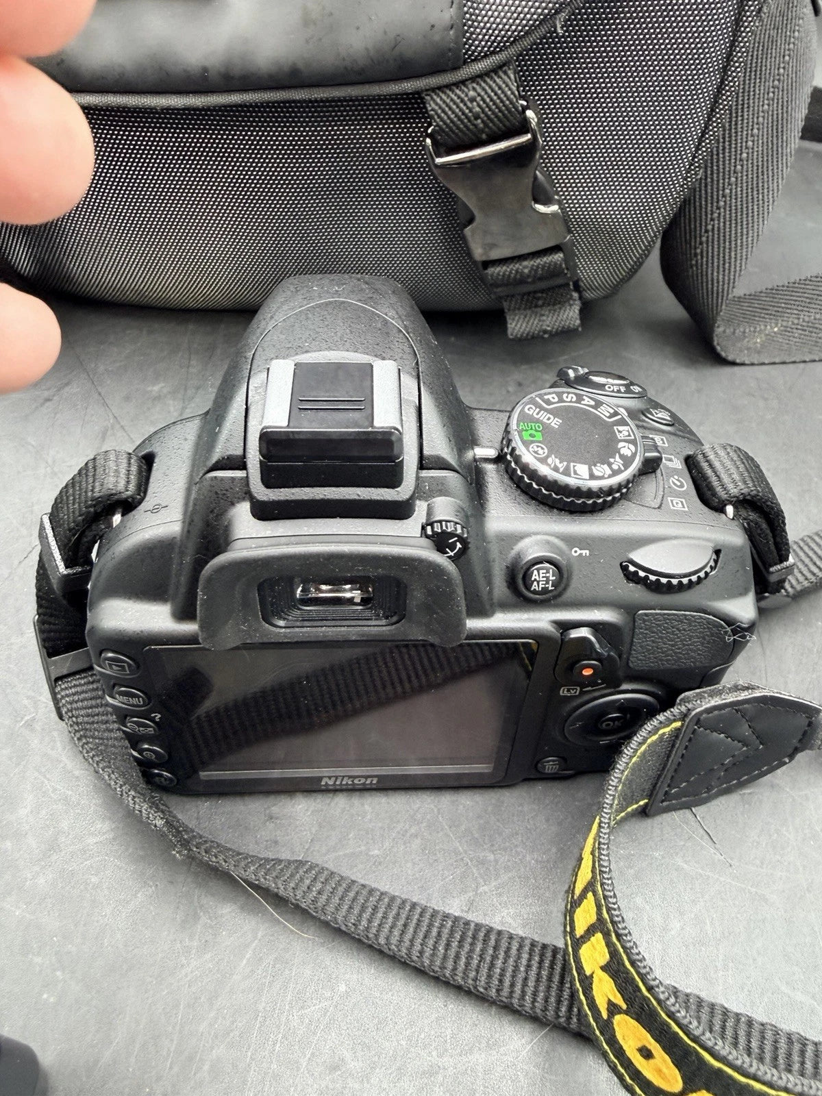 Nikon D3100 Cámara DSLR + lente AF-S DX NIKKOR 55–200mm VR.