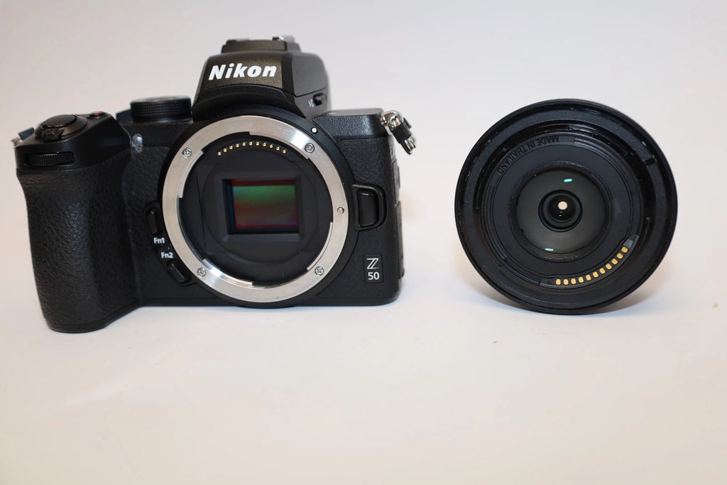 Nikon Z 50 con objetivo VR de 16-50 mm
