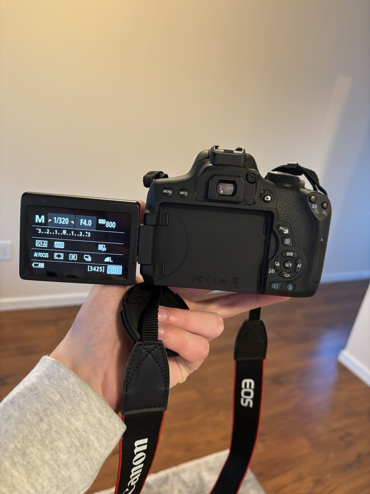 Canon EOS Rebel T6i con lente de 18-55 mm y accesorios. Kits completo.