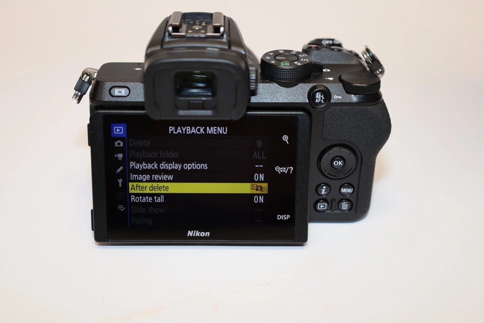 Nikon Z 50 con objetivo VR de 16-50 mm