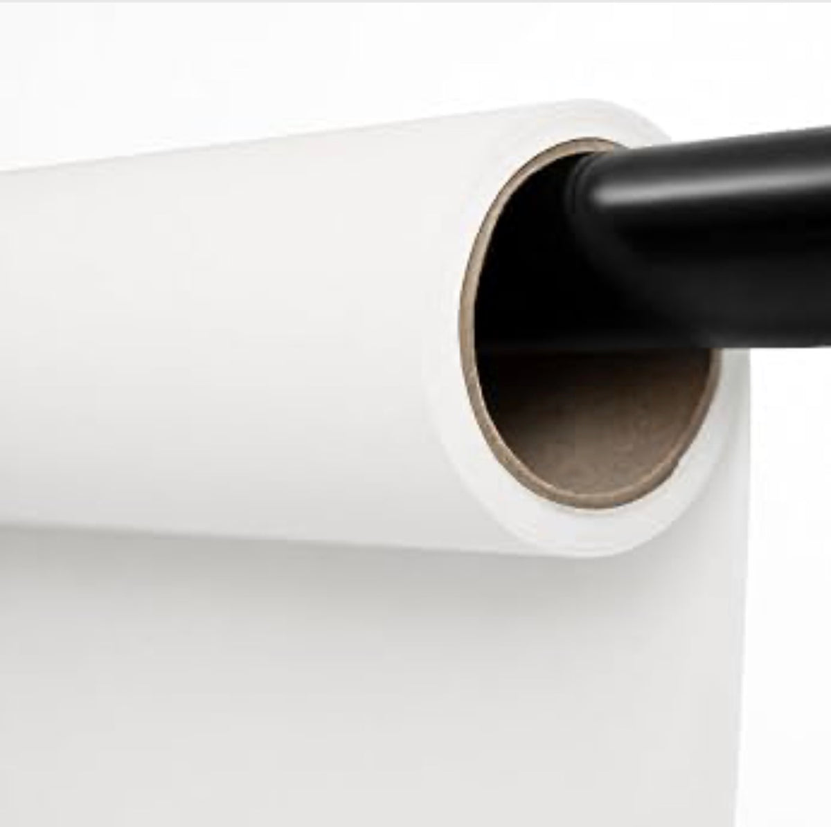 Rollo de papel blanco y gris