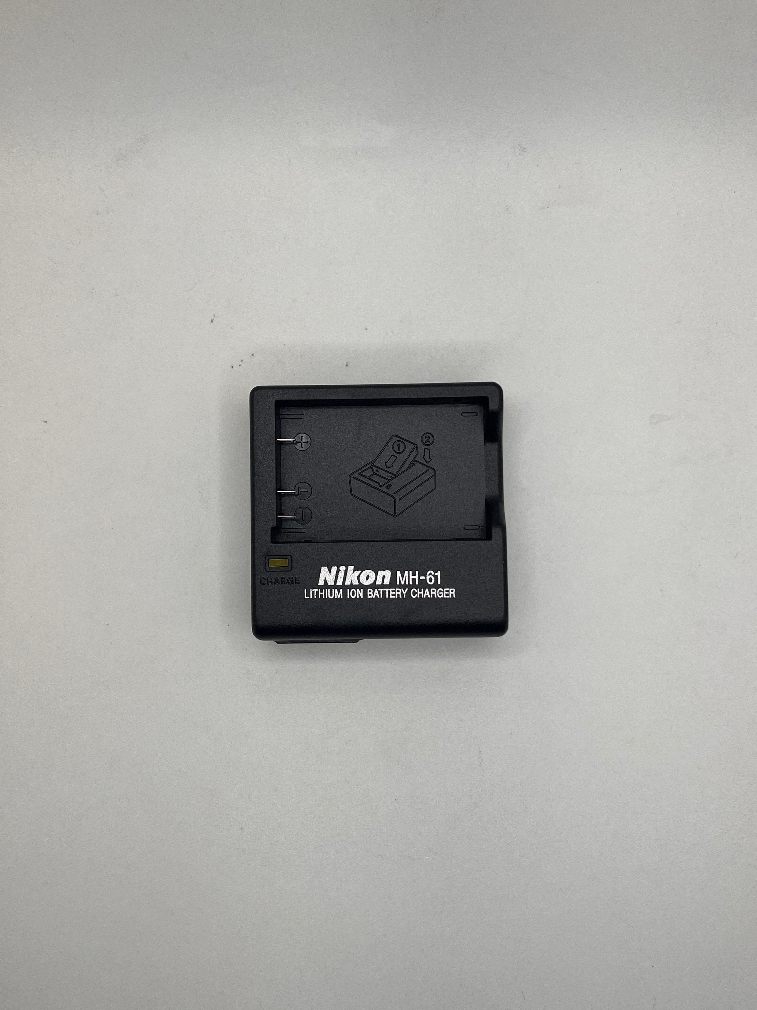 Cargador Nikon MH-61