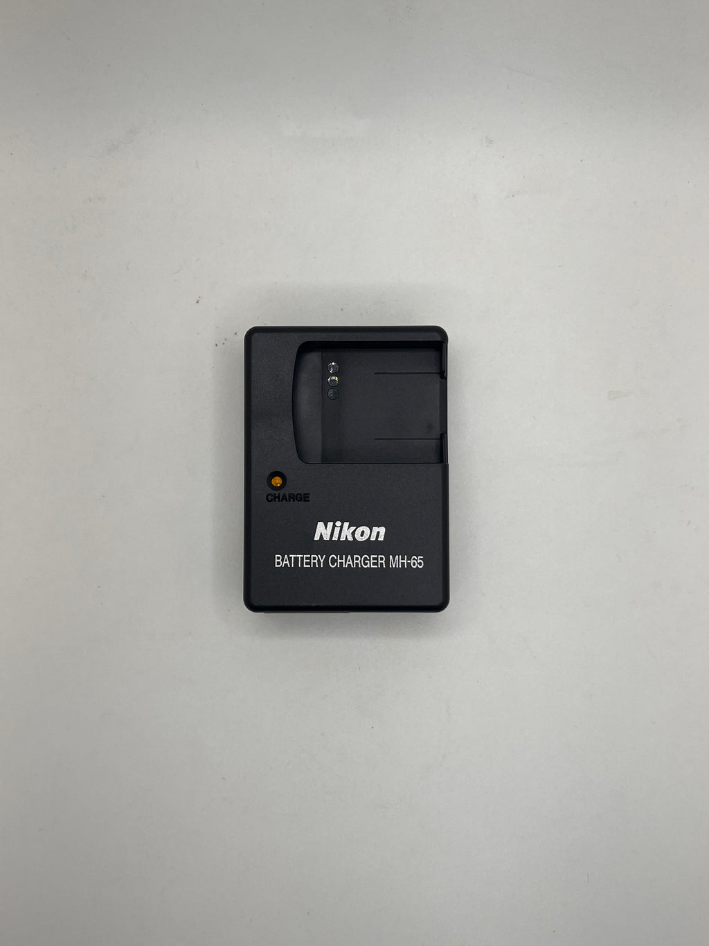 Cargador Nikon MH-65