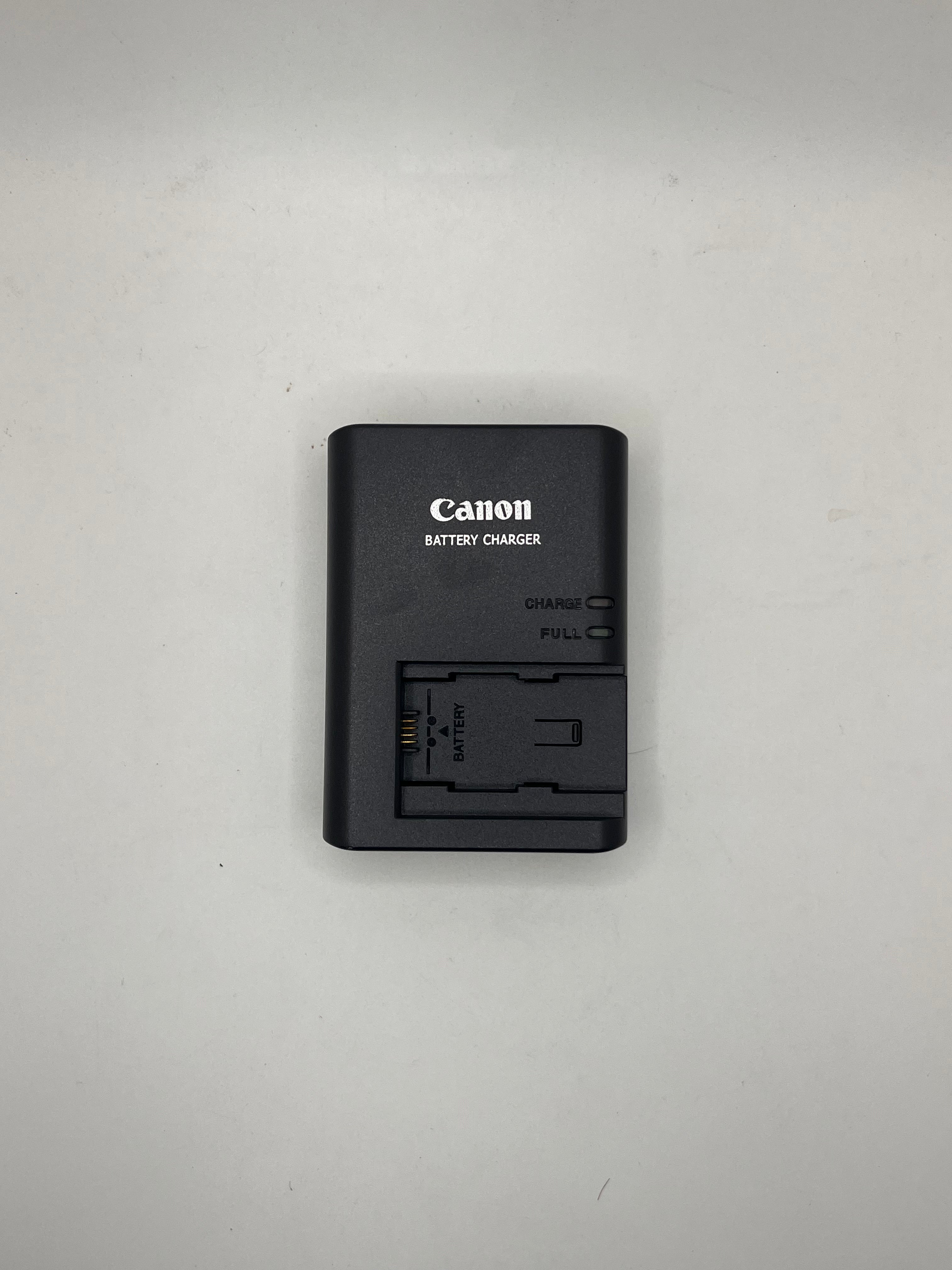 Cargador Canon CG-700E